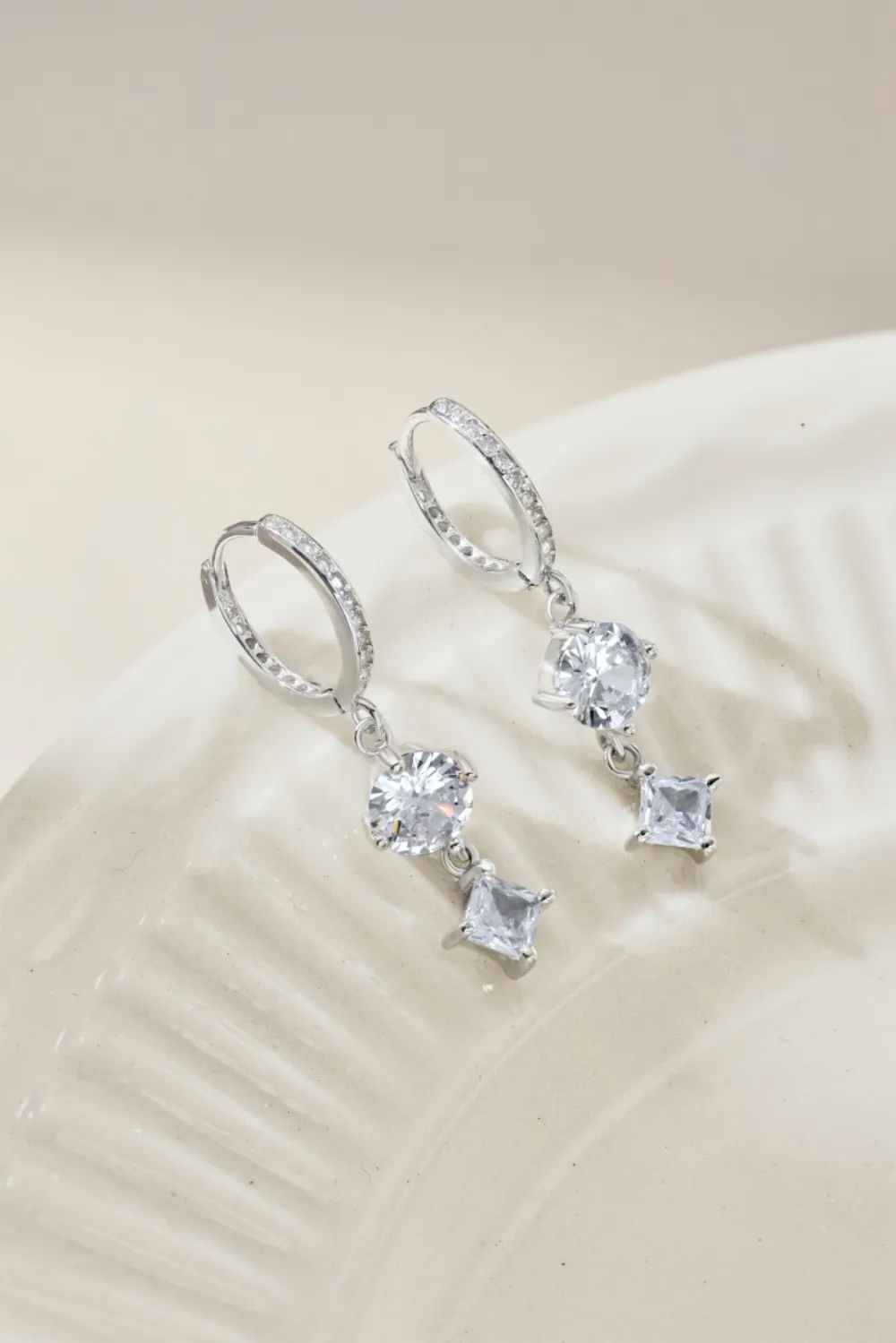 Drop earrings with square stones
